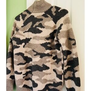 Sweater‎ christian siraino camo longsleeve small mock neck high/low